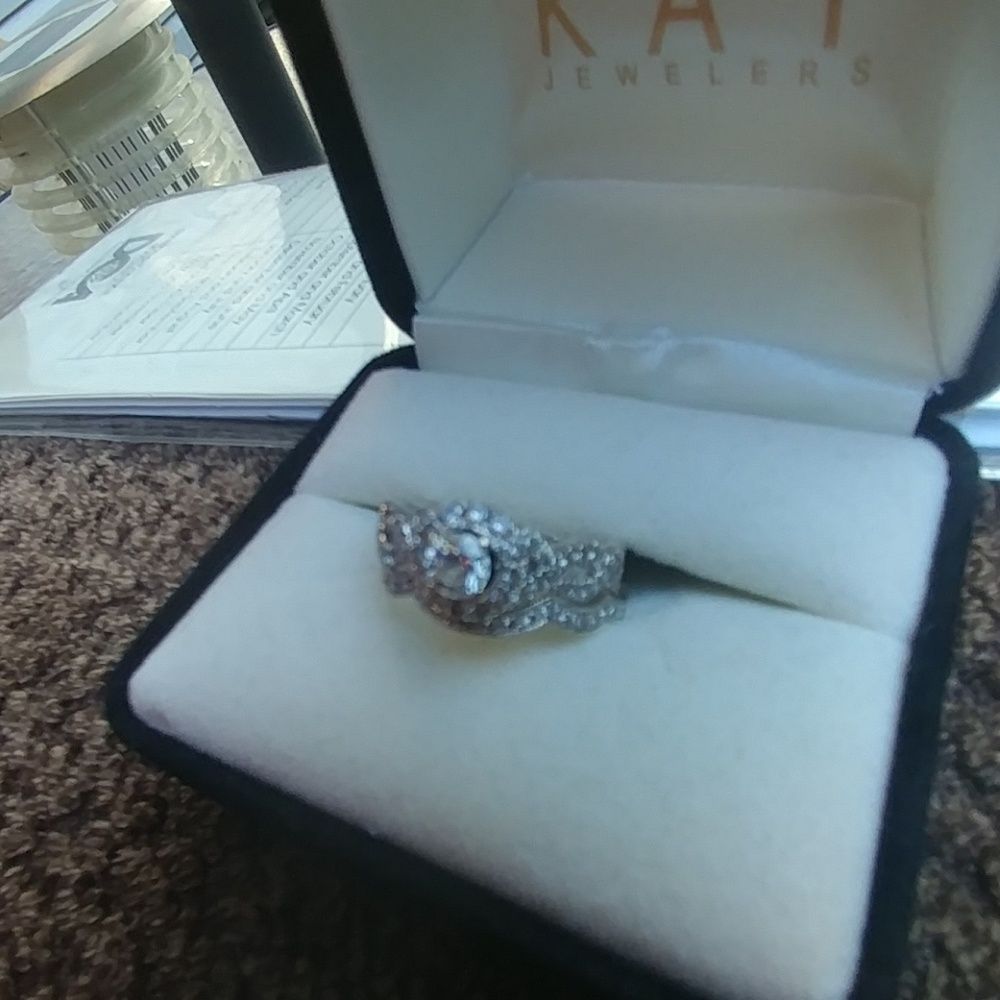 AUTHENTIC NEIL LANE 14KT WG WEDDING SET SZ 7 1 1/5